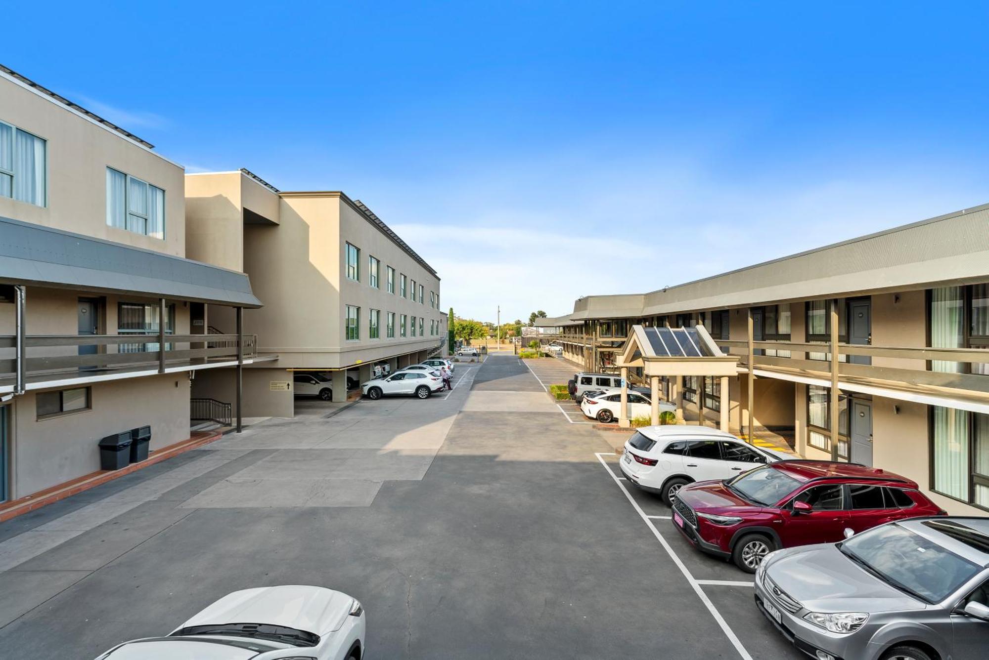 Quality Hotel Parklake Shepparton Exterior photo