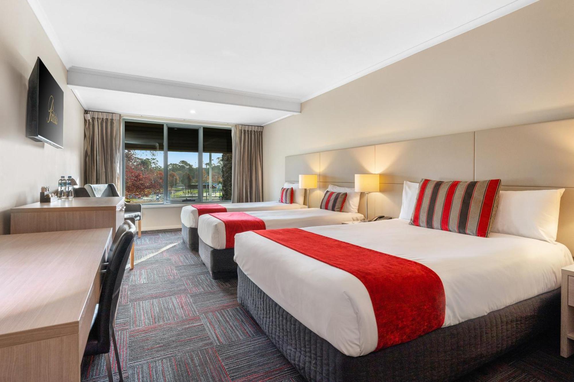 Quality Hotel Parklake Shepparton Exterior photo