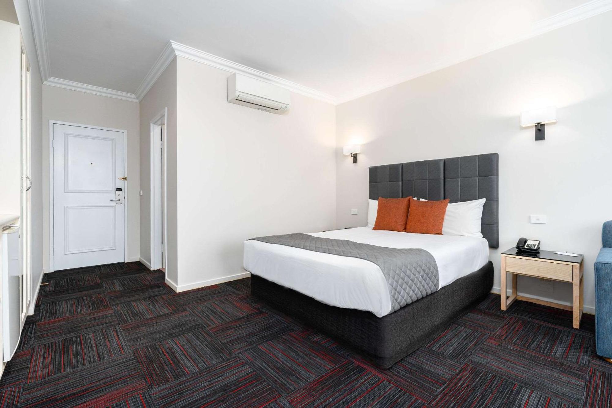 Quality Hotel Parklake Shepparton Exterior photo