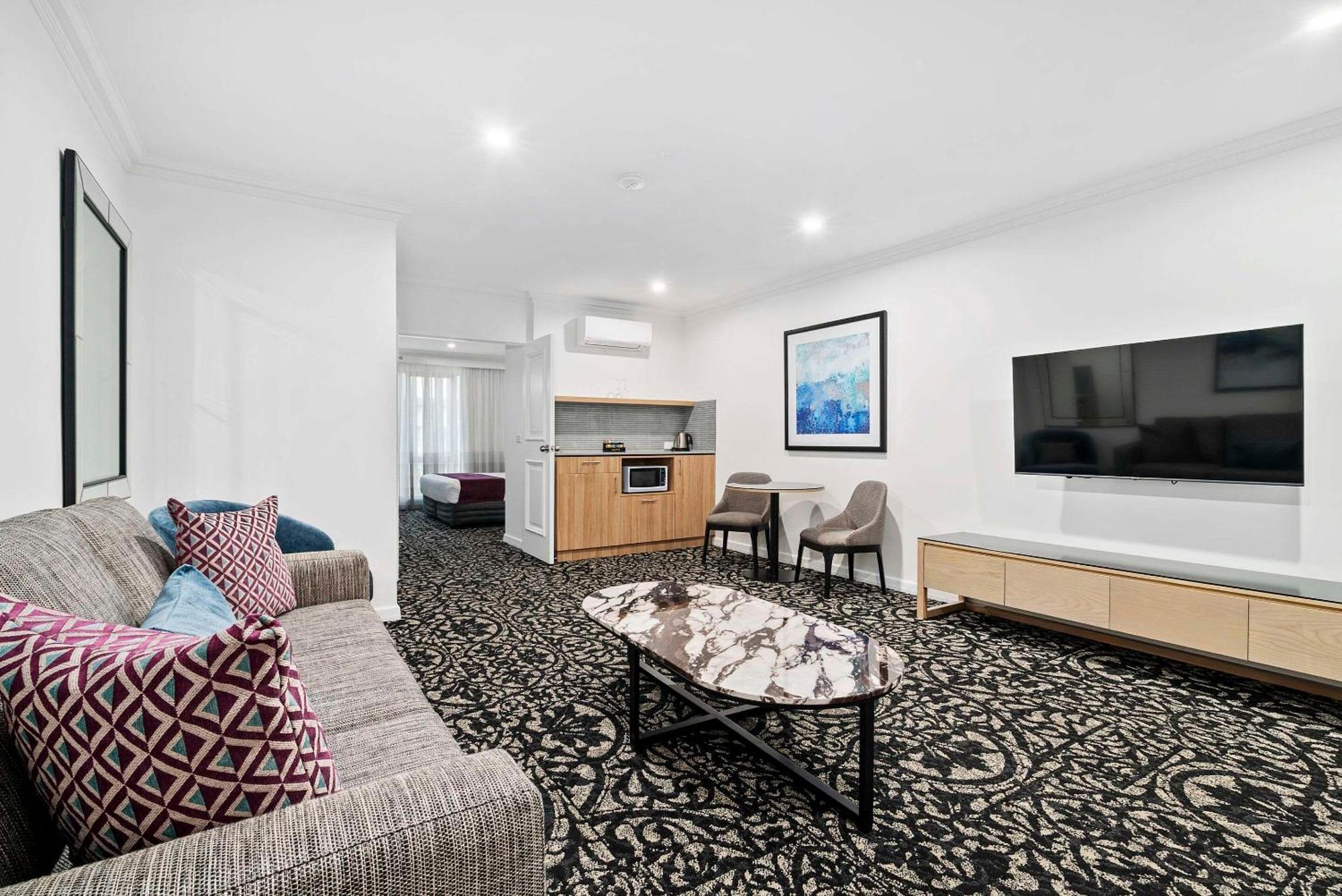 Quality Hotel Parklake Shepparton Exterior photo