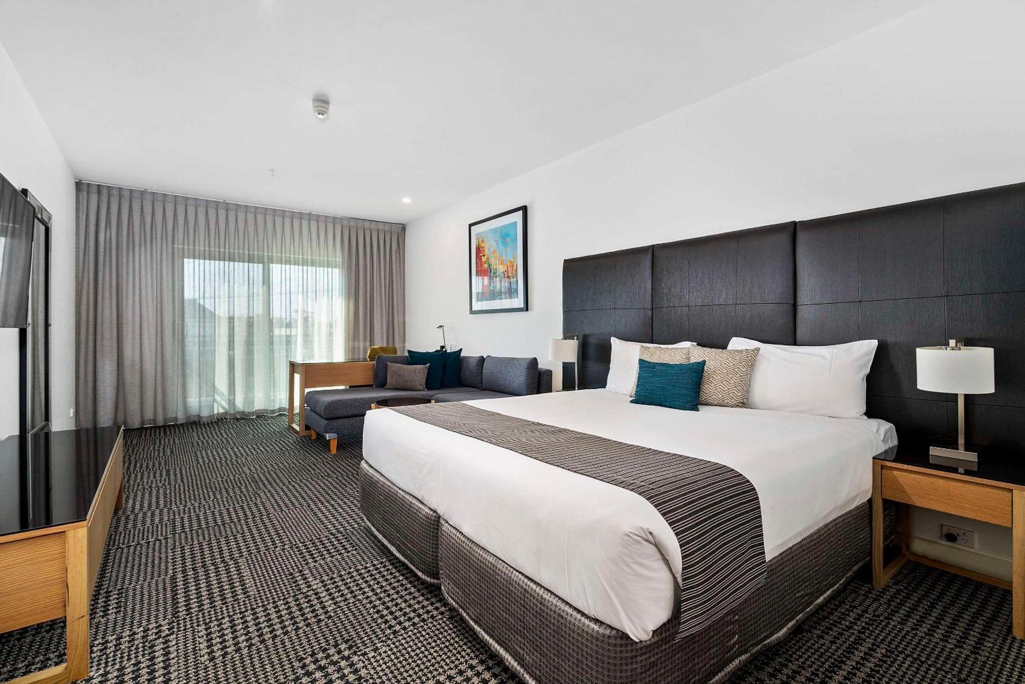Quality Hotel Parklake Shepparton Exterior photo